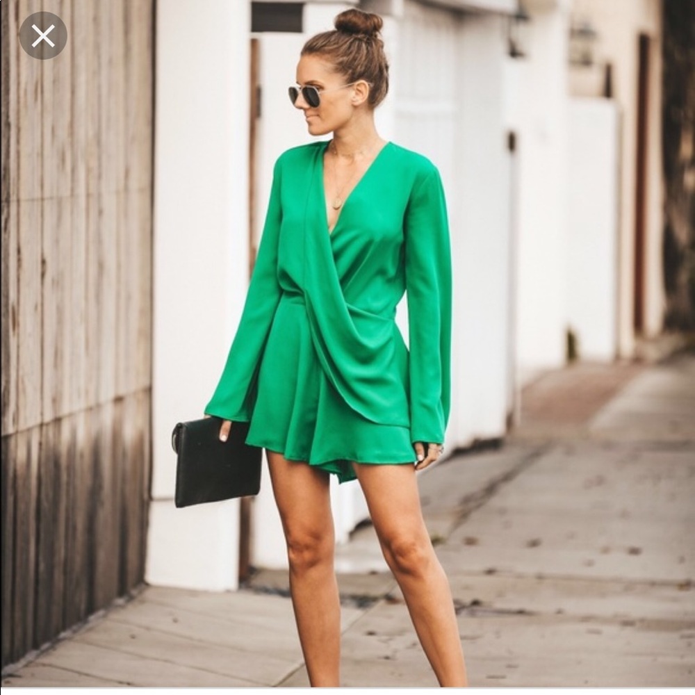 NWOT Vici Collection Fontana Drape Romper - Green